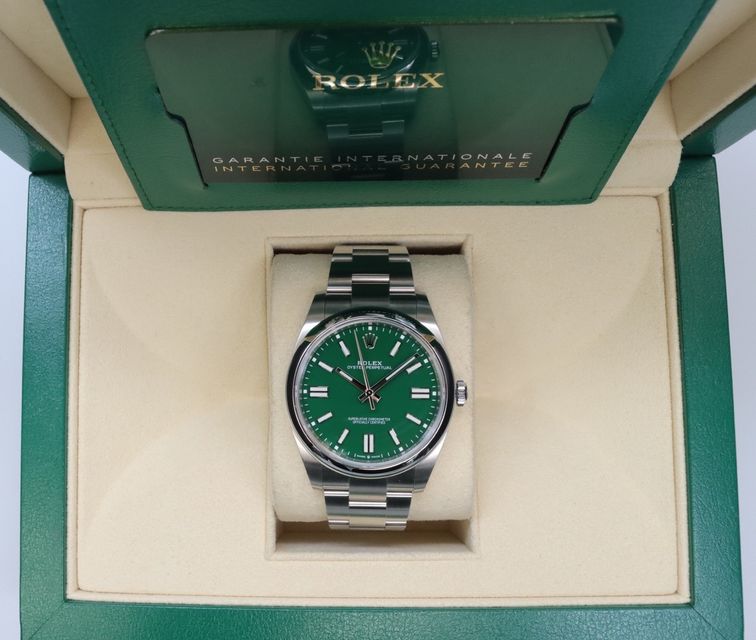 Rolex Oyster Perpetual 124300 Image 7